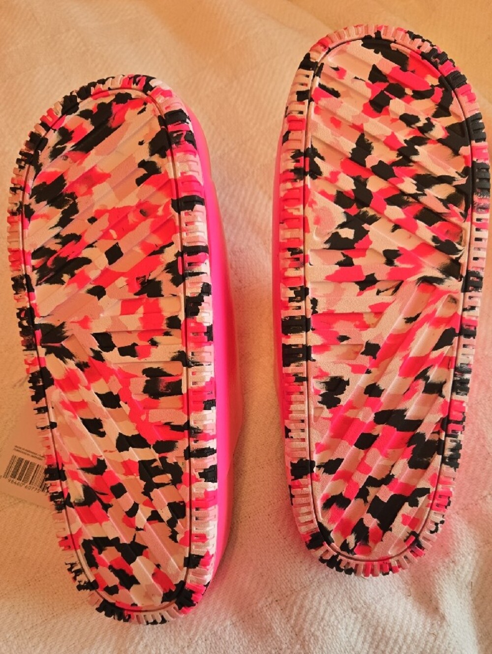 Nike A'Ones Women’s Neon Pink Slide Sandals - Picture 3 of 3